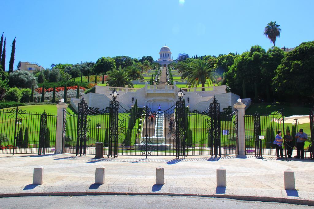 Santa Maria Zimmer Bahai Gardens Хайфа Стая снимка